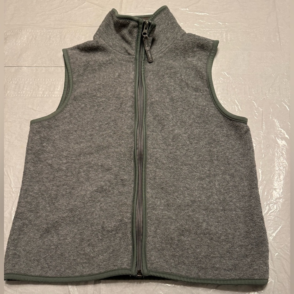2 Old Navy Fleece Zip Up Vests Size Small - Picture 6 of 9